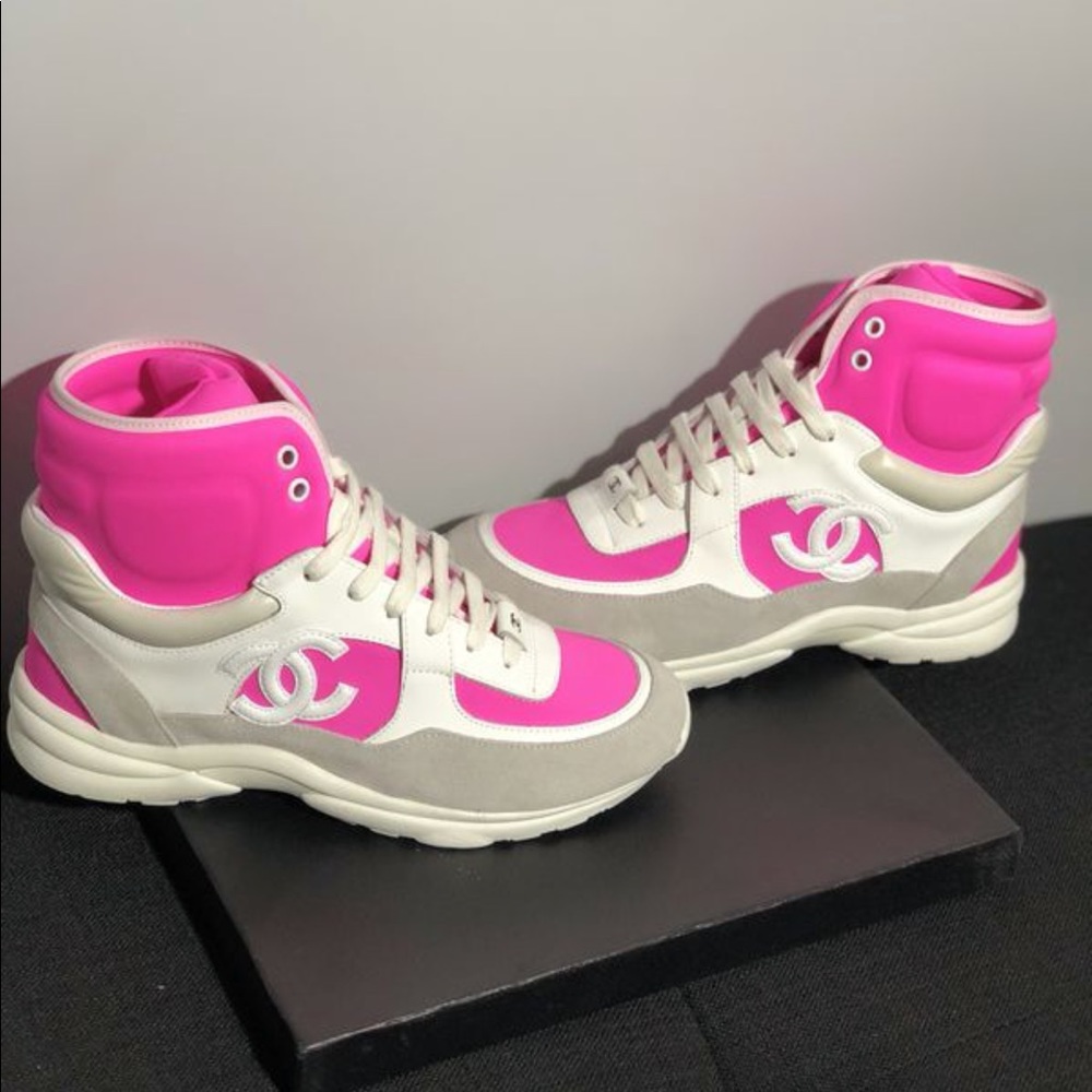 CHANEL SNEAKERS